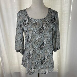 Moa Moa Paisley Design Scoop Neck Blouse with Sheath Flowy Back